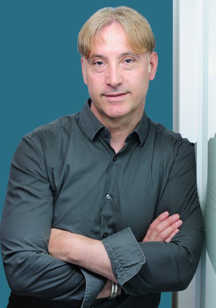 Dr. Alexander Neu
